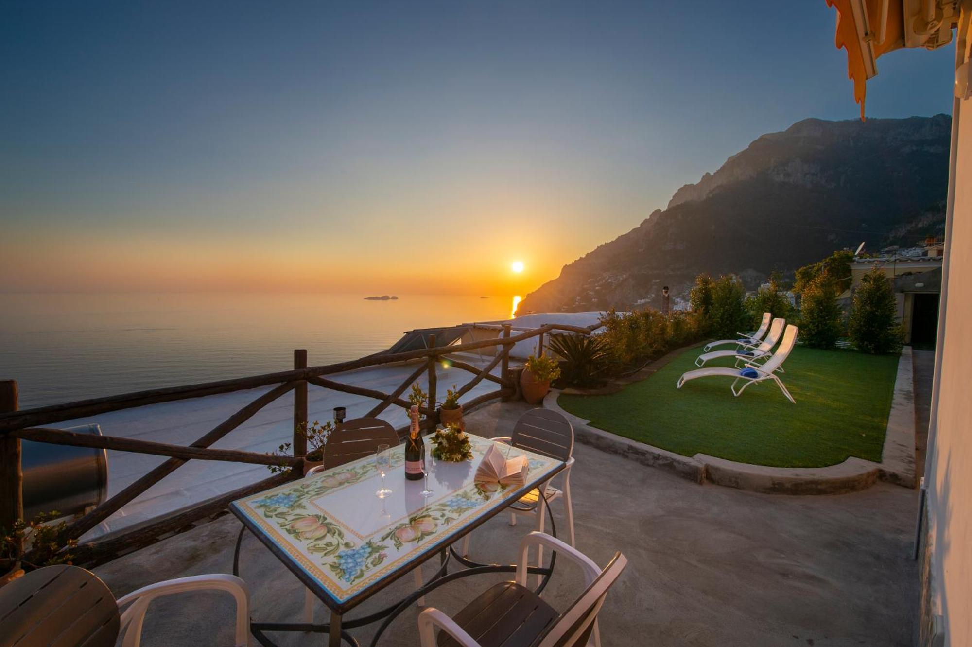Aria Di Mare,Near Elevator, Few Steps, Parking, Garden Apartman Positano Kültér fotó
