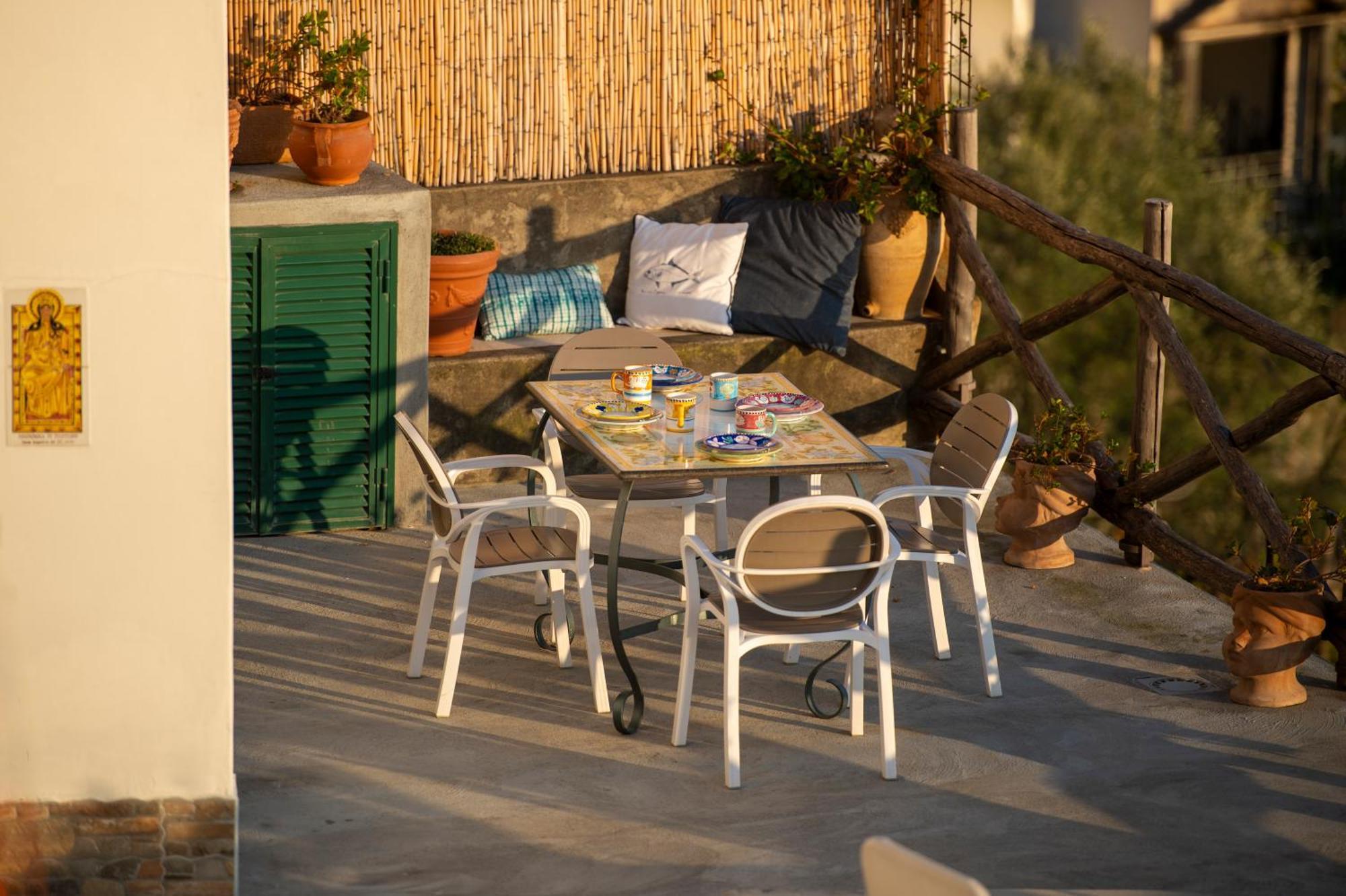 Aria Di Mare,Near Elevator, Few Steps, Parking, Garden Apartman Positano Kültér fotó