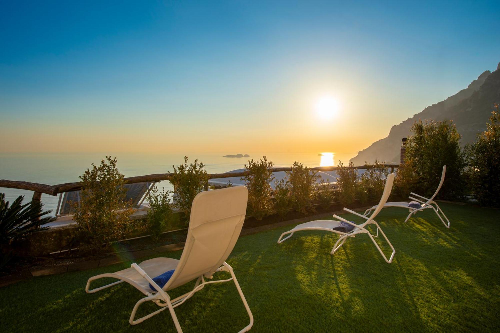 Aria Di Mare,Near Elevator, Few Steps, Parking, Garden Apartman Positano Kültér fotó